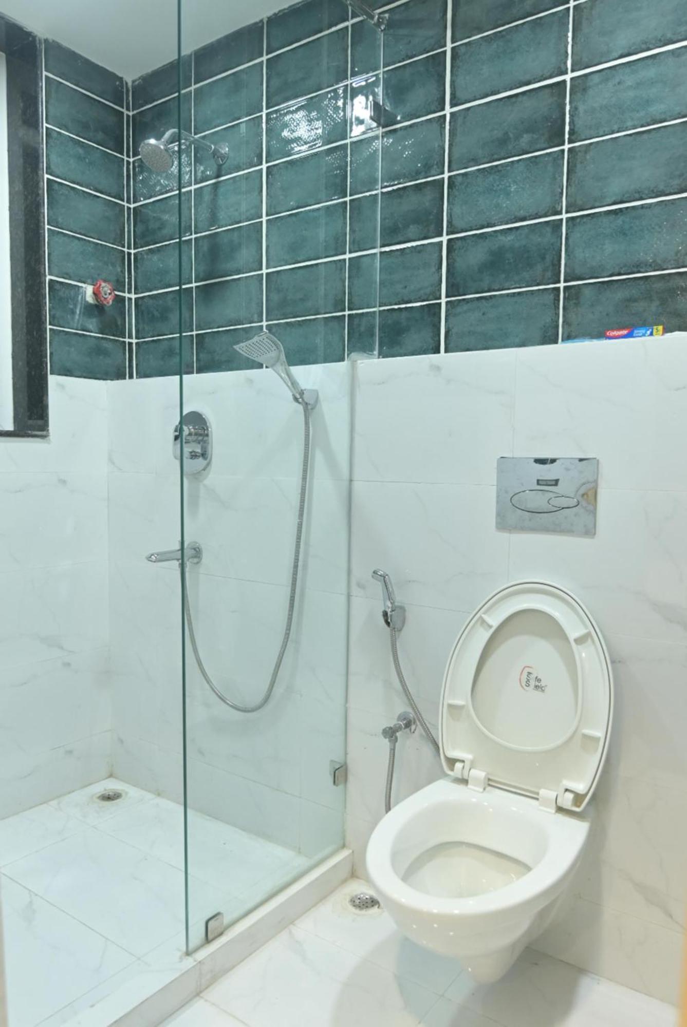 Nk7 Newtown Otel Kalküta Dış mekan fotoğraf