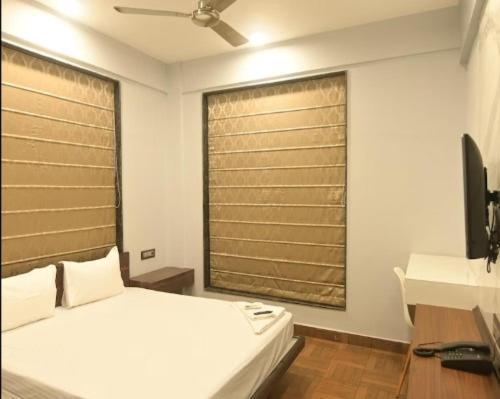 Nk7 Newtown Otel Kalküta Dış mekan fotoğraf
